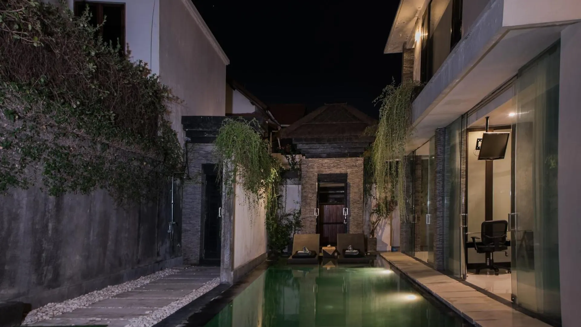 7To8Br 40 Off Special Brilliant Location Villa Seminyak