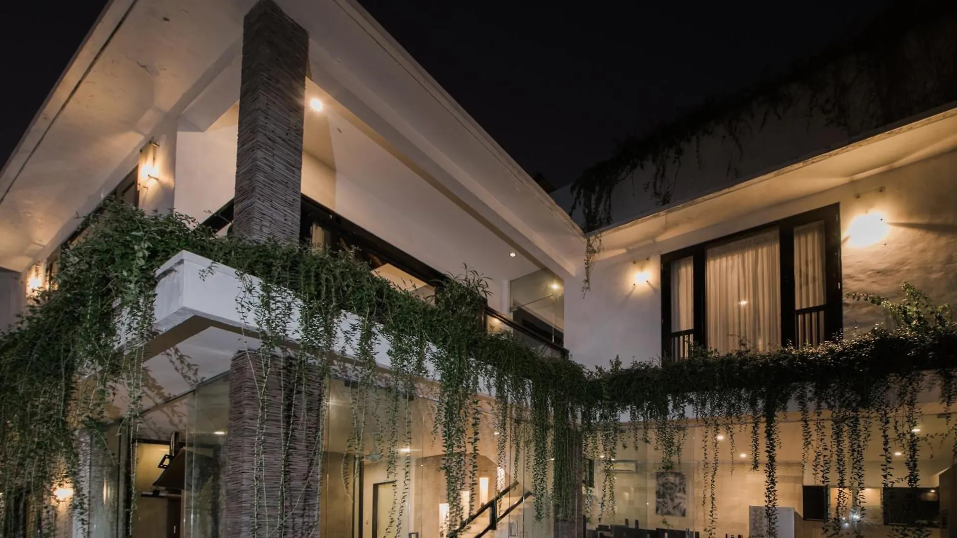 7To8Br 40 Off Special Brilliant Location Villa Seminyak