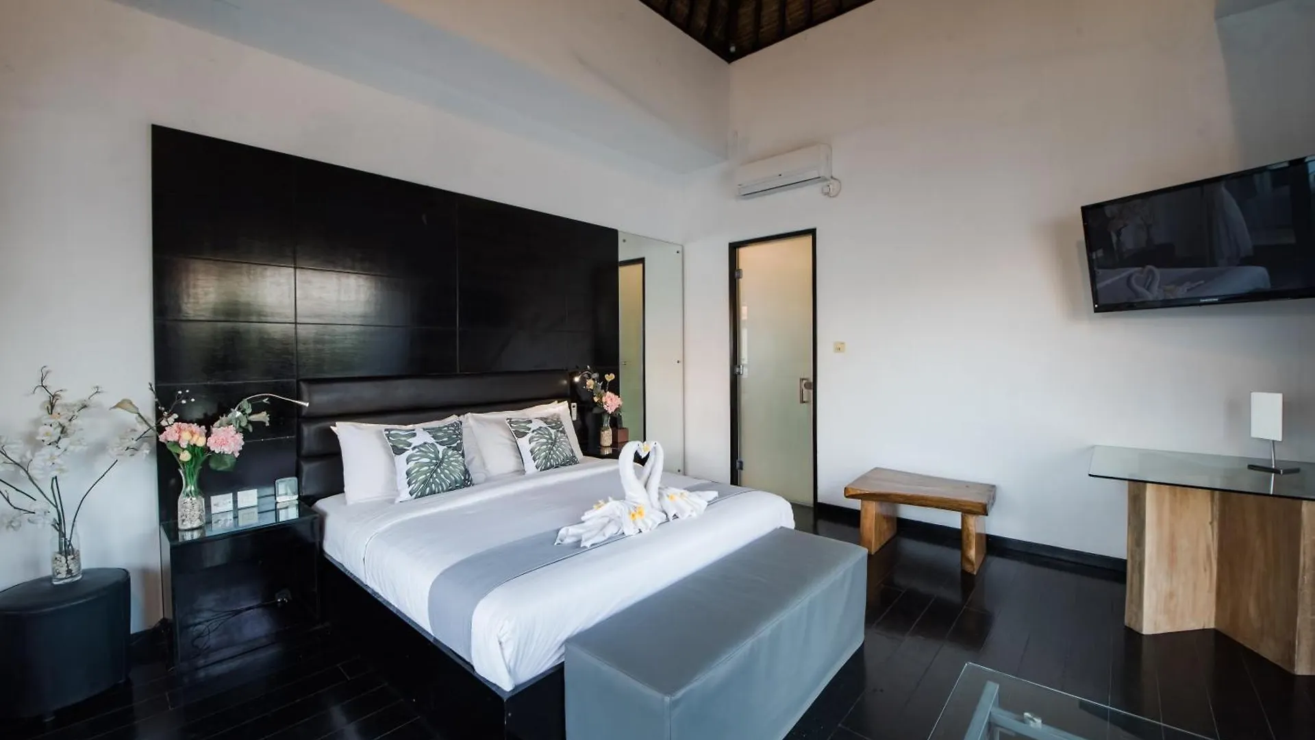 7To8Br 40 Off Special Brilliant Location Villa Seminyak  Seminyak (Bali)