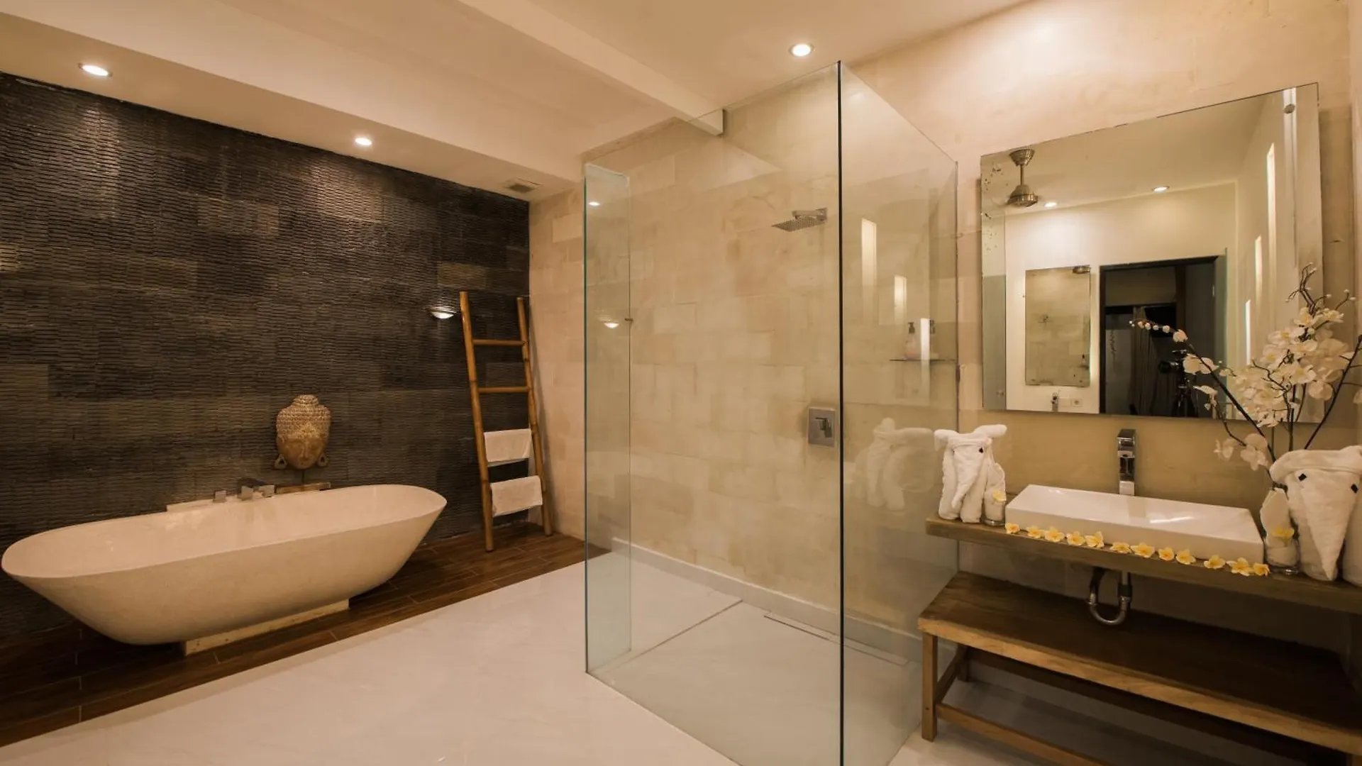 7To8Br 40 Off Special Brilliant Location Villa Seminyak  Seminyak (Bali)