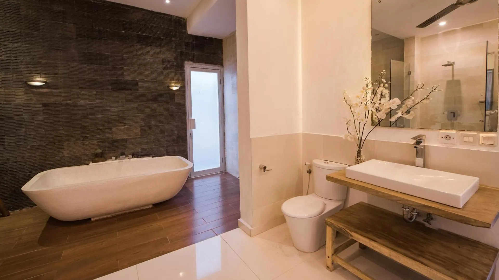 7To8Br 40 Off Special Brilliant Location Villa Seminyak  0*, Seminyak (Bali)